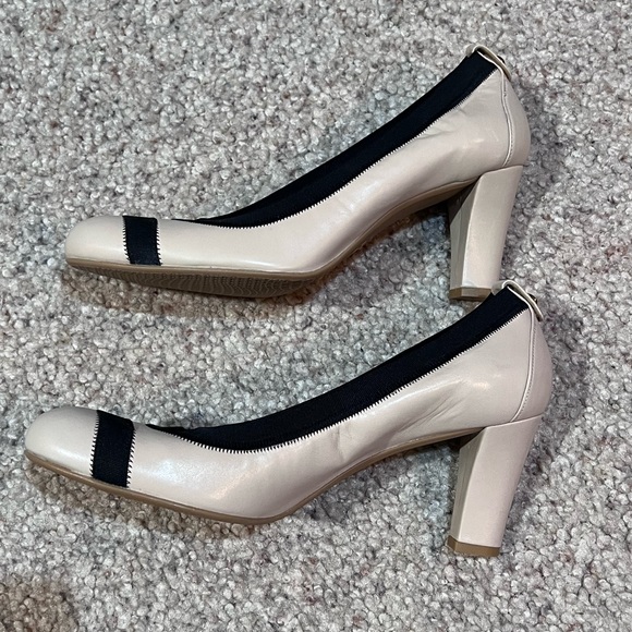 Stuart Weitzman Easily Elastic Leather Pan Nappa Pumps - Picture 3 of 16
